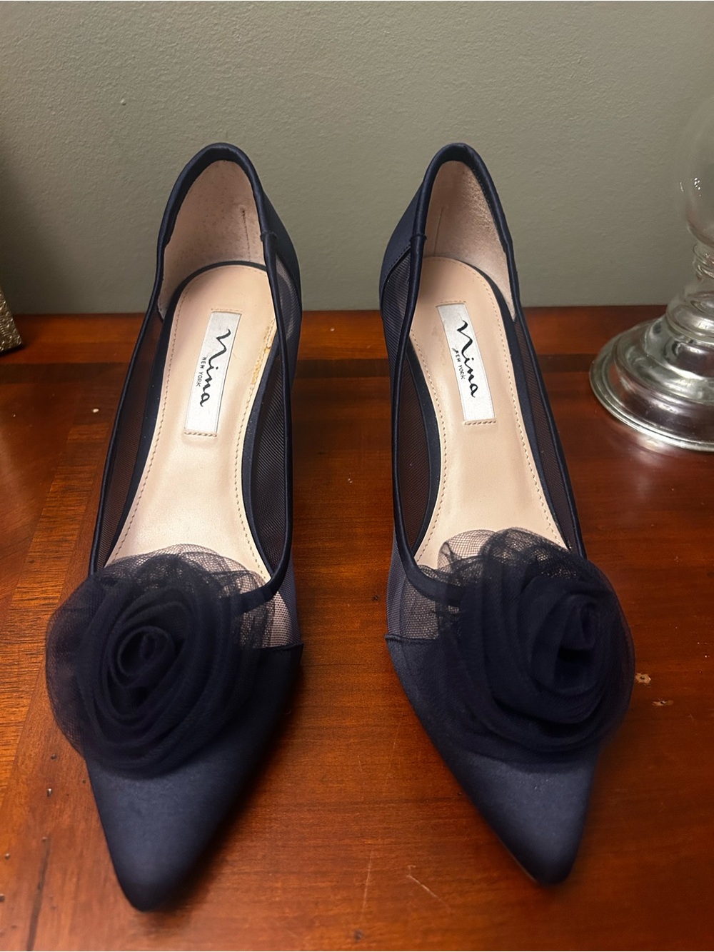 Nina New York Black Rosette Mesh Pointed Toe Pumps Heels 8.5
